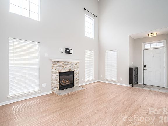 5th image of 2816 Robyns Glen Dr
