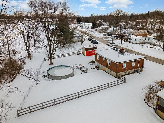 3rd image of 732 Lone Oak Dr