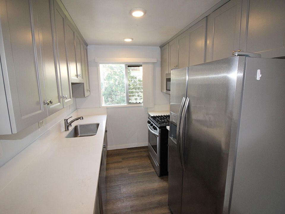 1st image of 750 N Hayworth Ave #14A