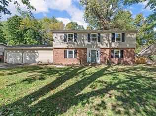 135 Ridgecrest Dr, Chesterfield, MO 63017