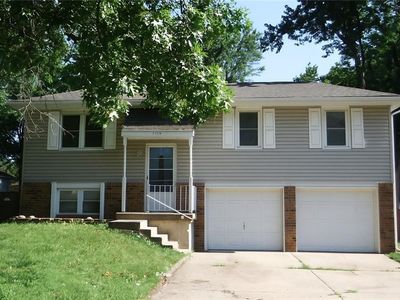 1114 R D Mize Rd, Grain Valley, MO, 64029