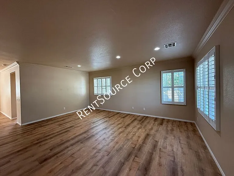 1311 Ponderosa Dr — Photo 3