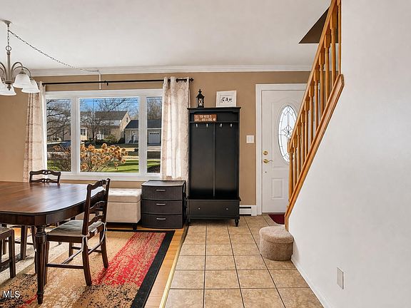 5th image of 101 Waterman Avenue