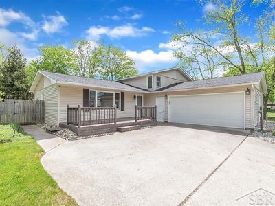 2500 Wood Ct, Midland, MI, 48642