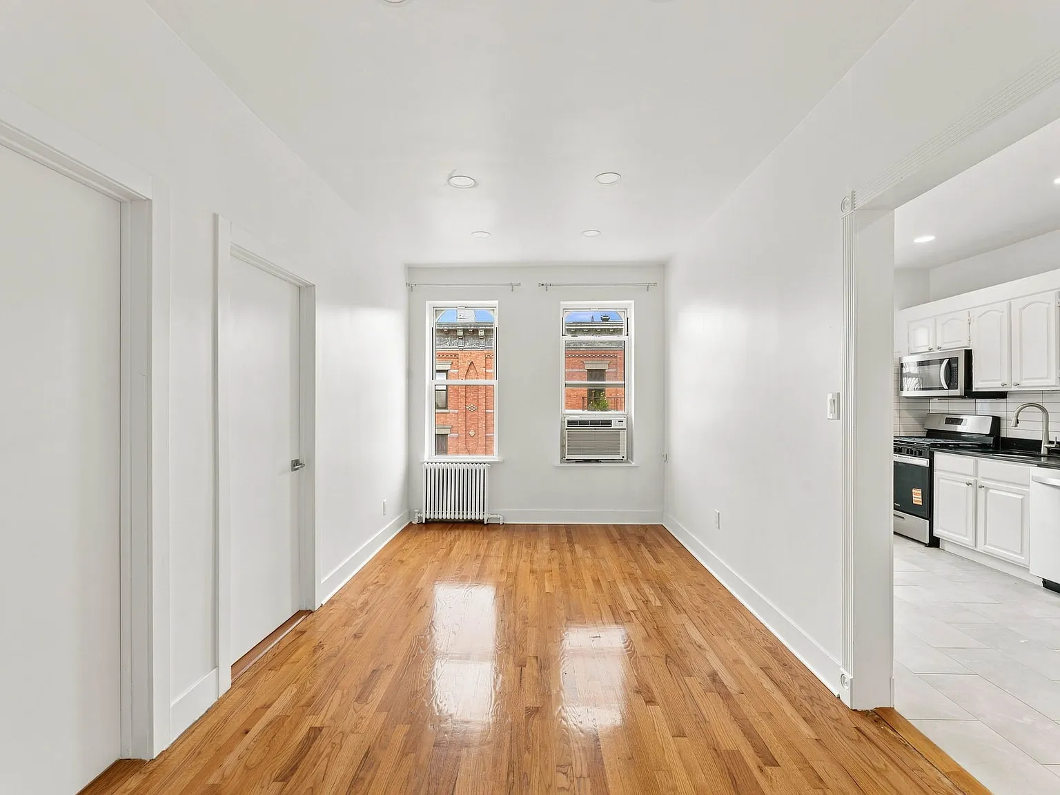 1812 Woodbine Street — Photo 2