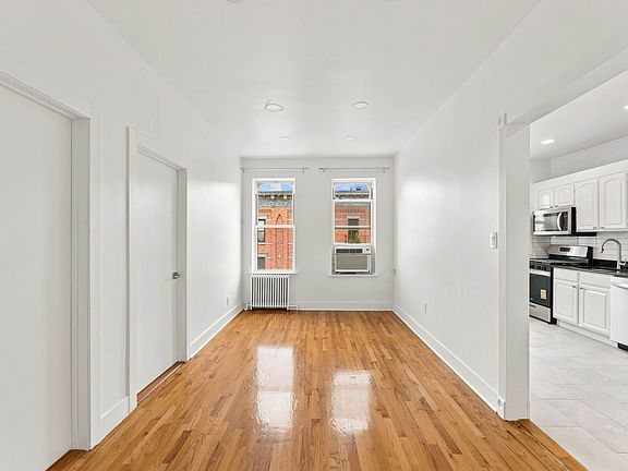 2nd image of 1812 Woodbine St APT 4