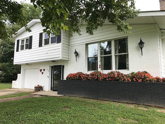 2nd image of 596 Centerview Dr