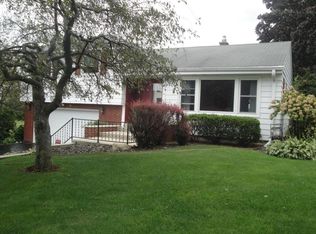 W228S2202 Hillside Dr, Waukesha, WI 53186