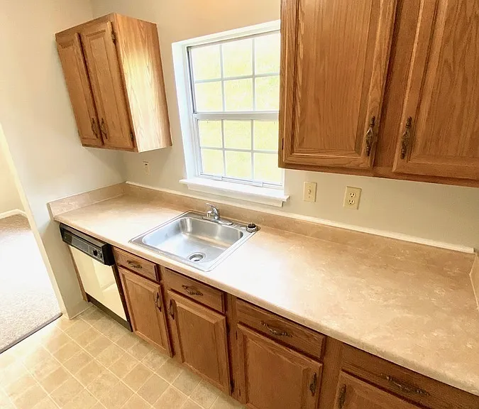Apple Valley Dr — Photo 70