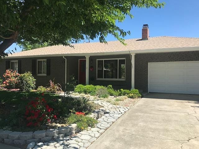 2nd image of 4 Dunmar Ln