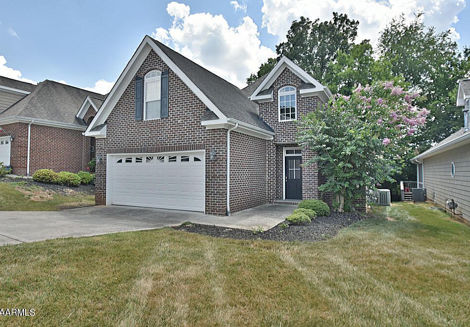 1st image of 1017 Gothic Manor Way