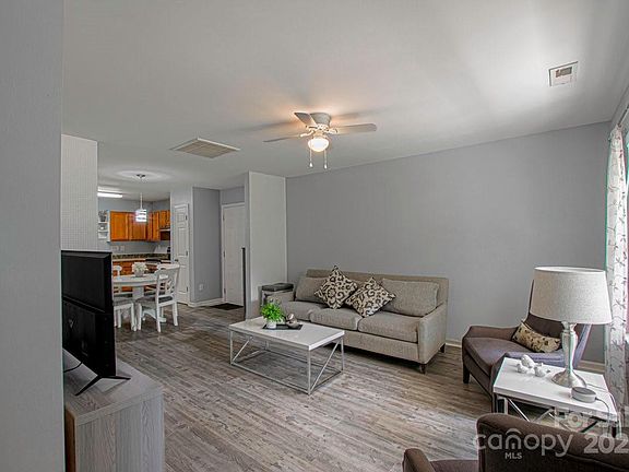 5th image of 4332 Bathurst Dr