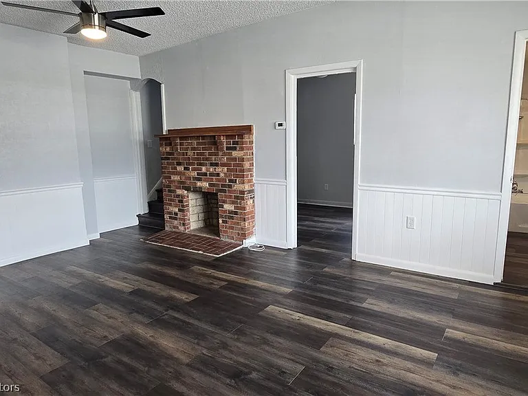 401 S Franklin St — Photo 9