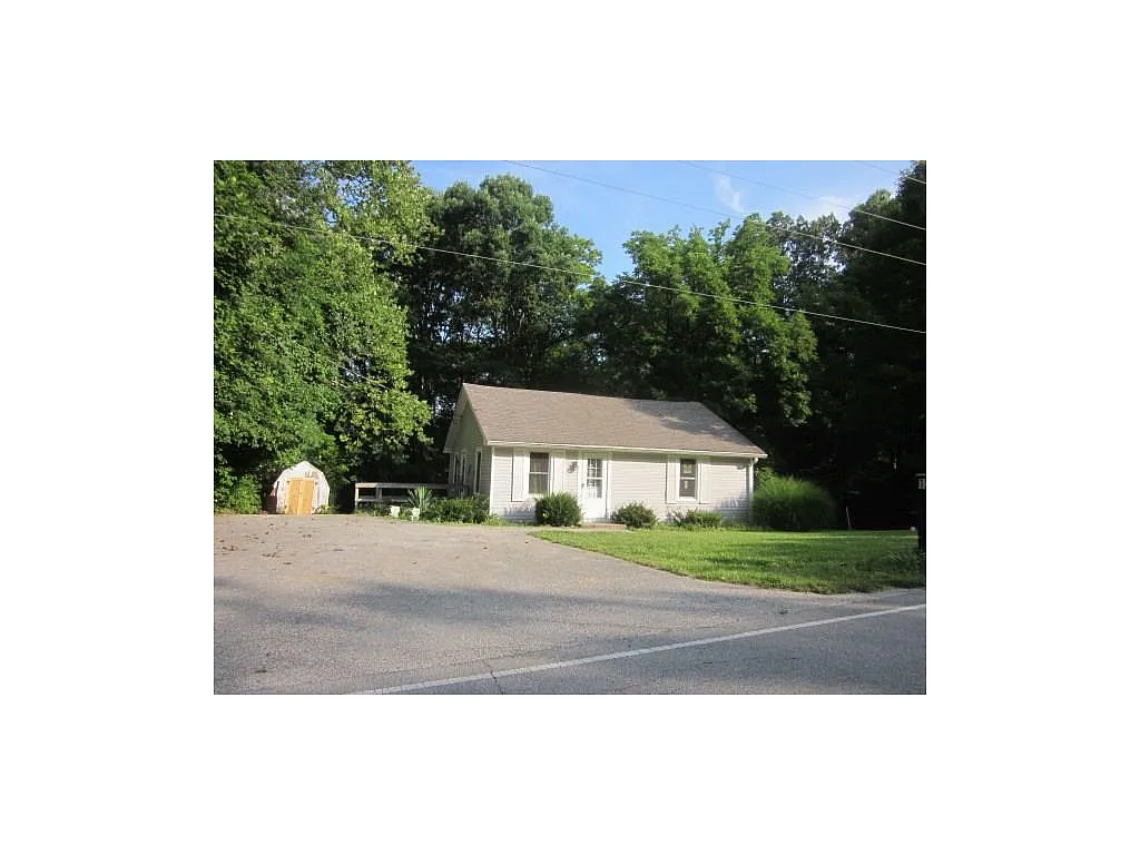 1390 Robb Hill Rd photo 1