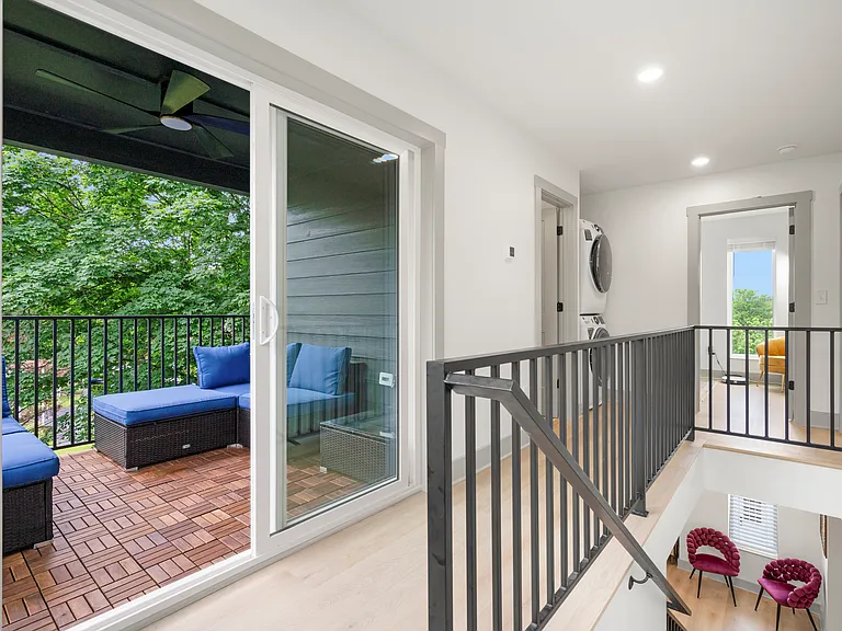 530 Continental Dr — Photo 29