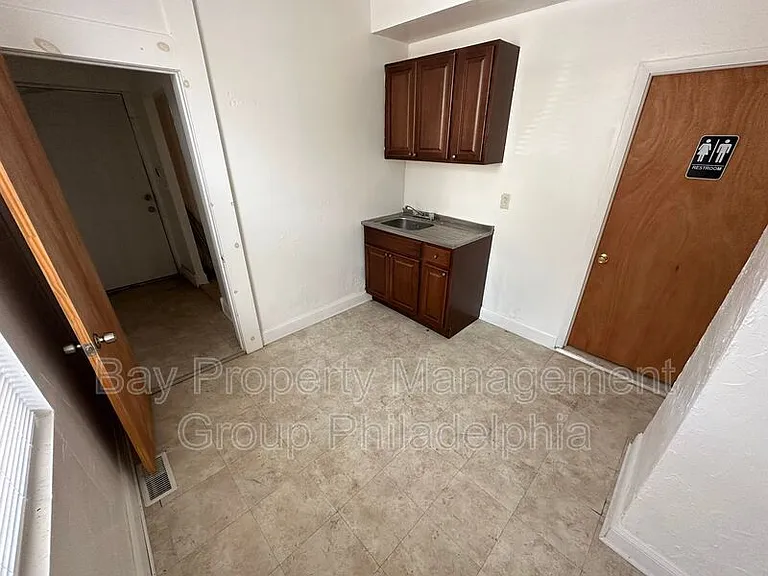 341 W Girard Ave #COMMERCIAL — Photo 15