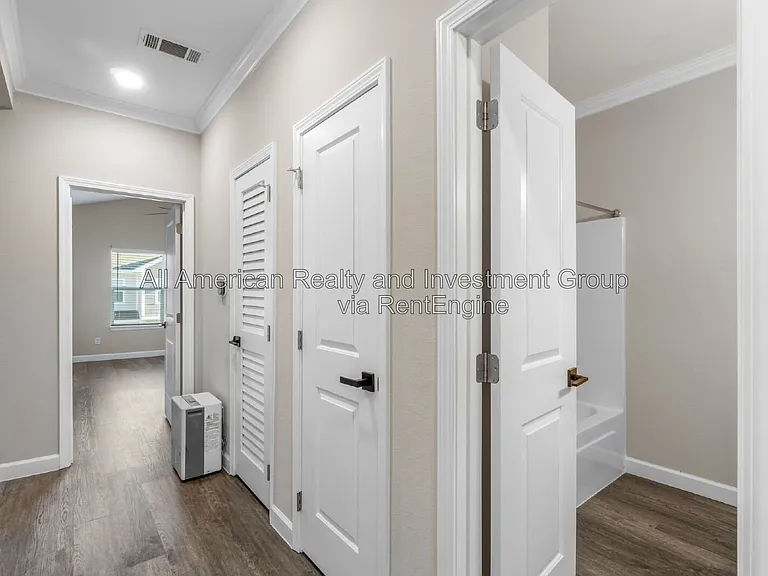 1817 Stable Ln — Photo 16