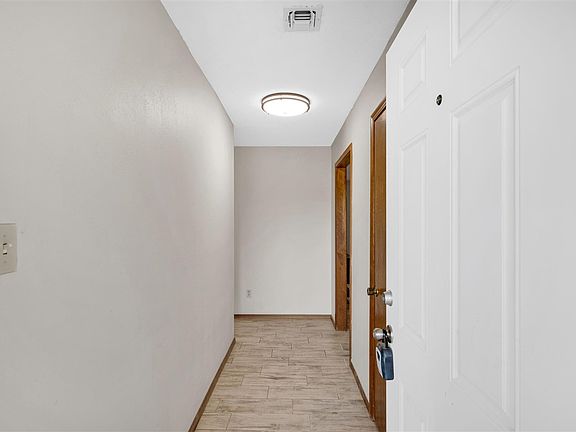 4th image of 6942 SW Forest Ave