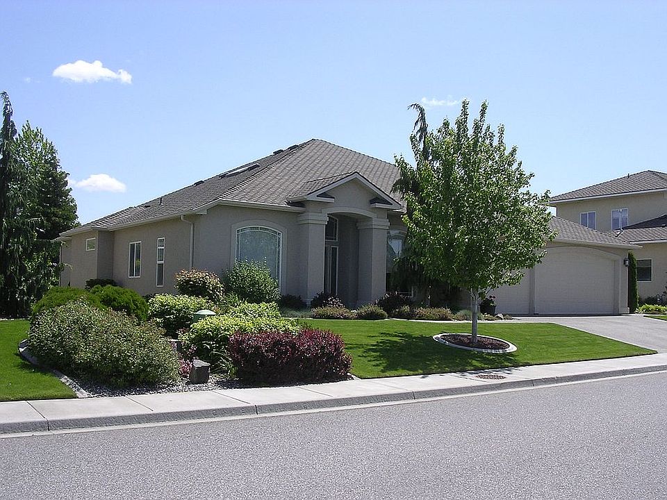 1st image of 1203 W Canyon Lakes Dr