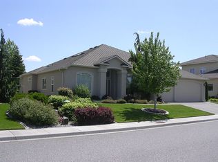 1203 W Canyon Lakes Dr, Kennewick, WA 99337