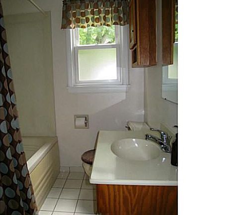 3rd image of 421 Brookwood Dr