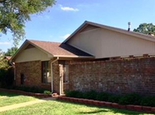 2911 Broadmoor Dr, Bryan, TX 77802