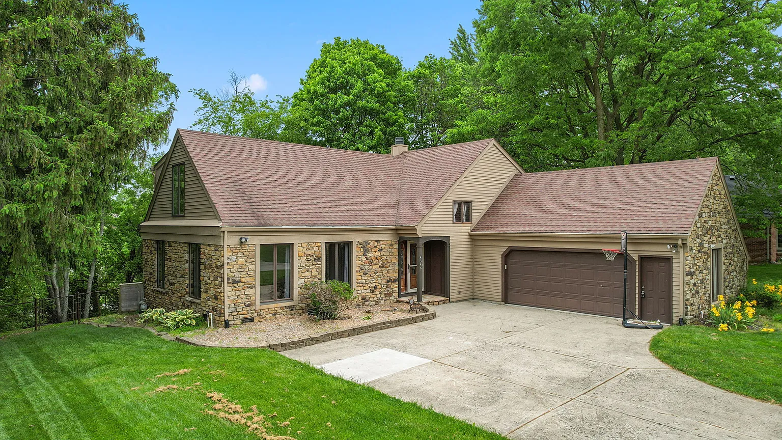 4346 W Hunters Ridge Ln photo 1