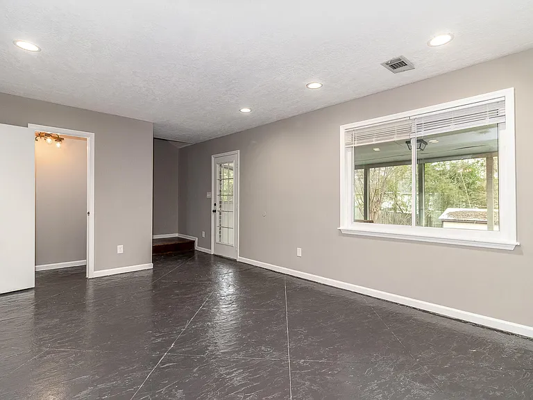 3844 Creek Ct — Photo 18