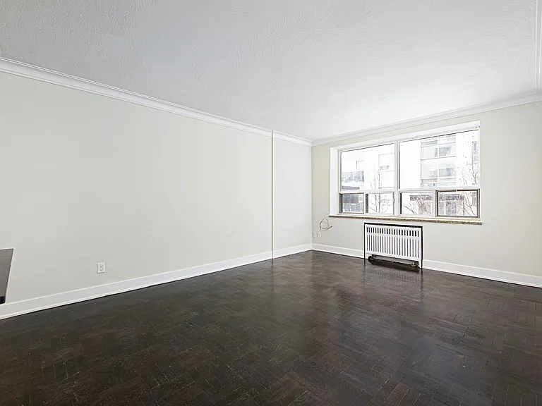 150 Dowling Ave — Photo 13