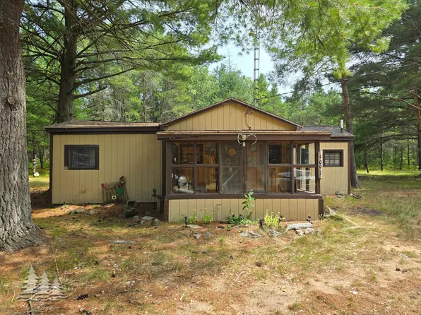 4097 Sunset Dr, Lewiston, MI 49756