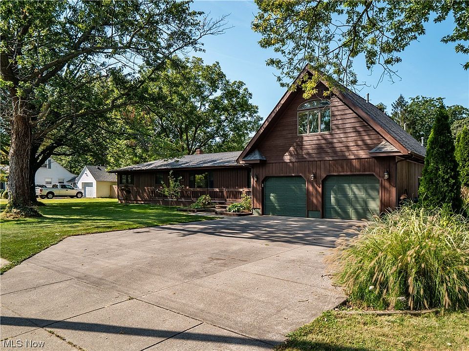 1st image of 840 Lakewood Beach Dr
