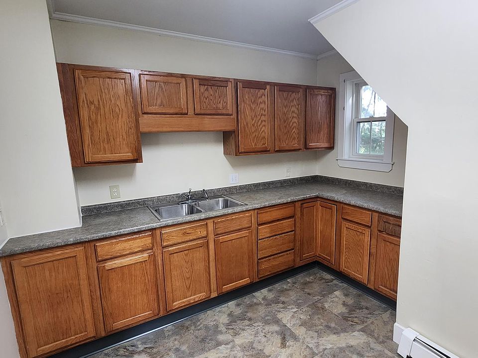 Kitchen - Lots of cupboard space
