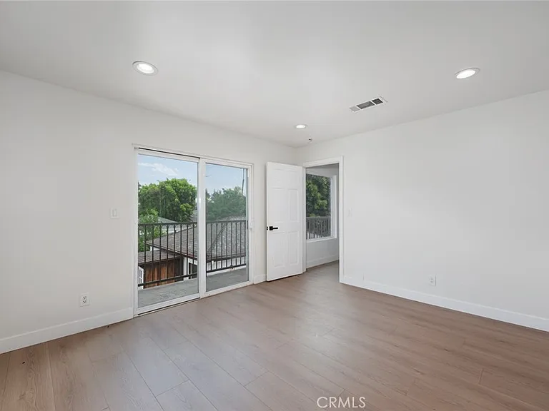 15147 Otsego St — Photo 30