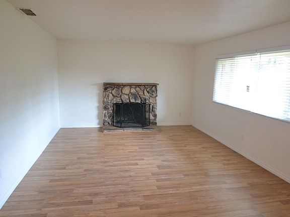 5th image of 7883 Sungarden Dr