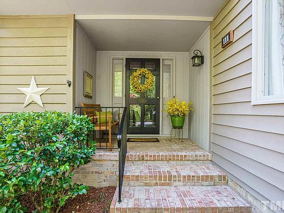 3rd image of 111 Montrose Dr