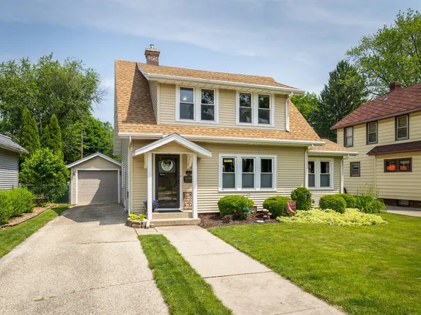 1205 Blaine Ave, Janesville, WI 53545