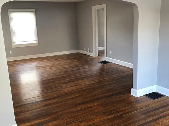 5th image of 5878 Rosslyn Ave
