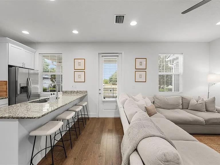 6615 S Manhattan Ave #3 — Photo 9