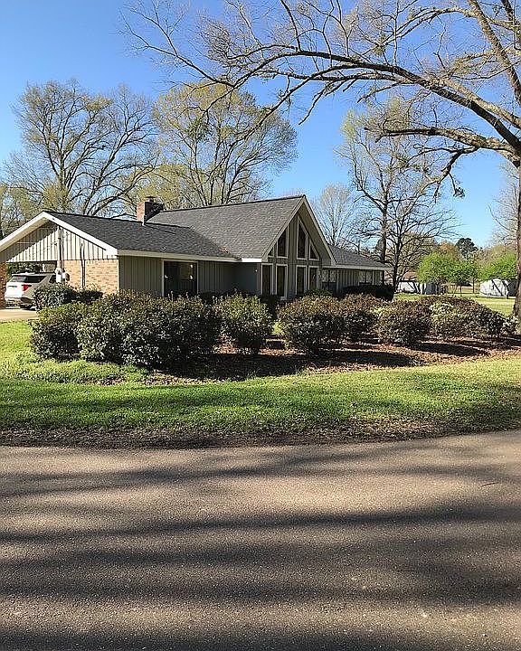 87 McCain, corner lot view