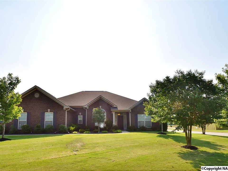 1st image of 301 Northlake Dr