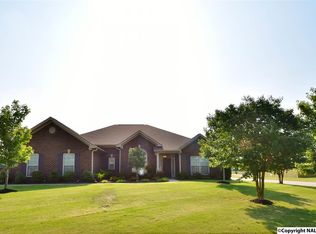 301 Northlake Dr, Meridianville, AL 35759