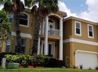 333 Manatee Ln, Tarpon Springs, FL 34689