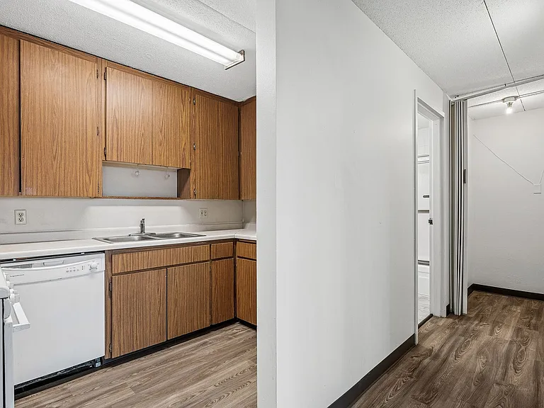 Chateau Student Housing Cooperative — Photo 38