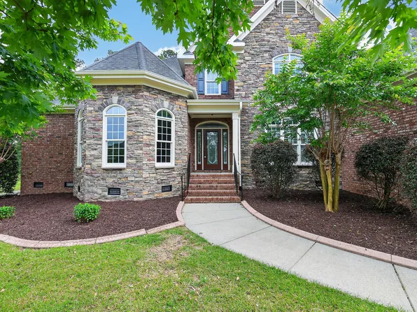 2205 Belvinwood Dr, Fuquay Varina, NC 27526