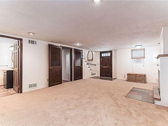 4th image of 8 Gillooly Dr