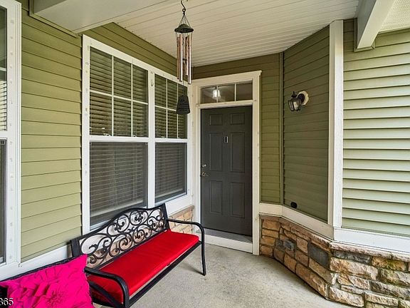 3rd image of 5 Alexanders Rd