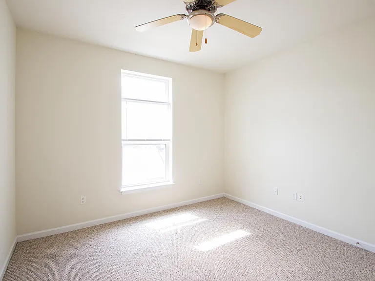 Scholar's Quad Collegiate Apartments — Photo 52