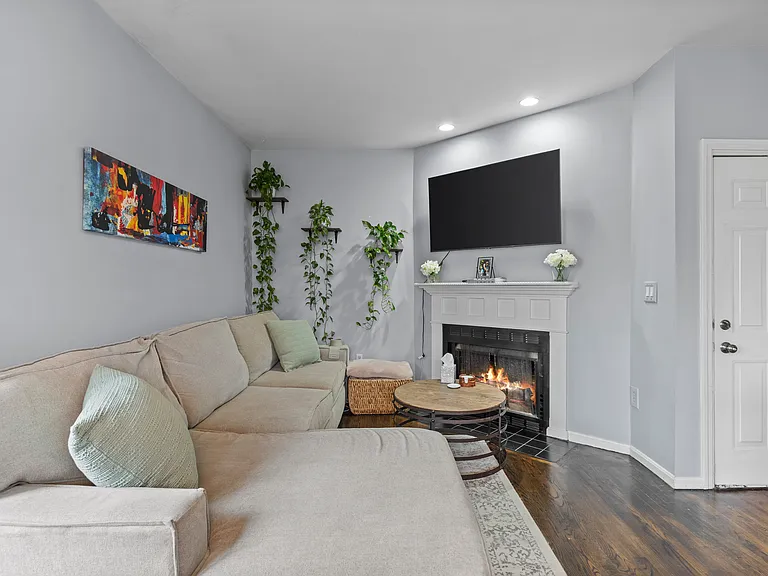 52 H St #2 — Photo 6
