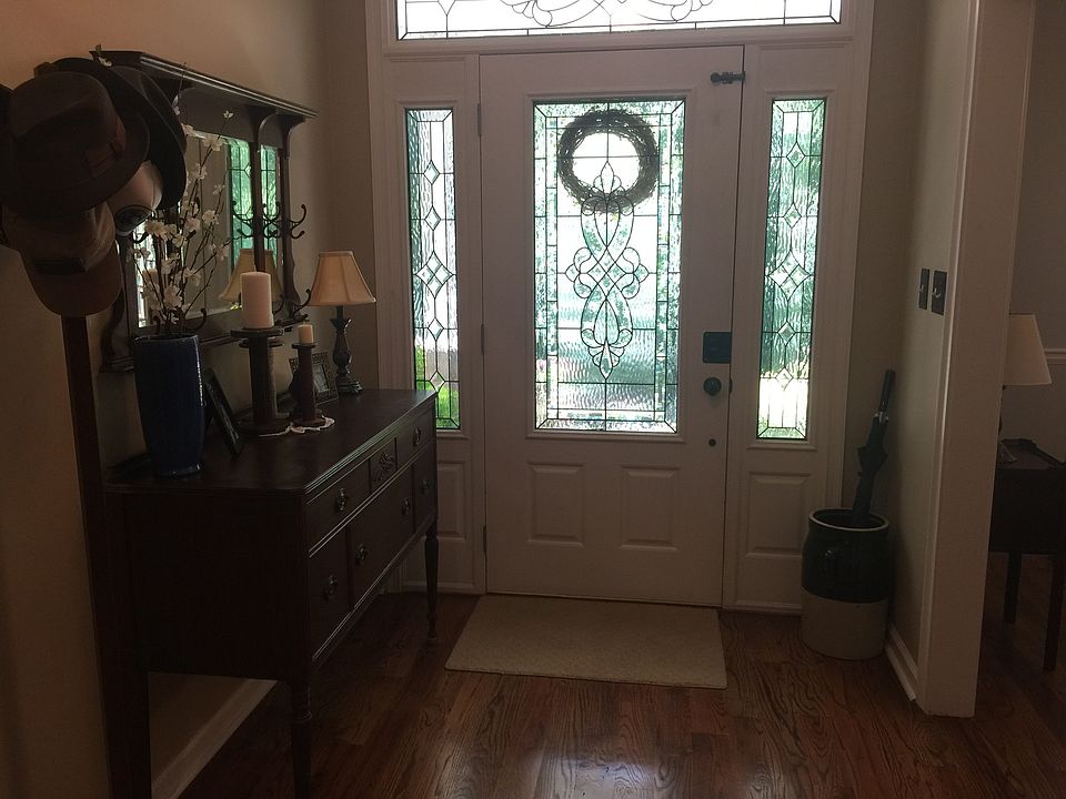 Entry foyer 