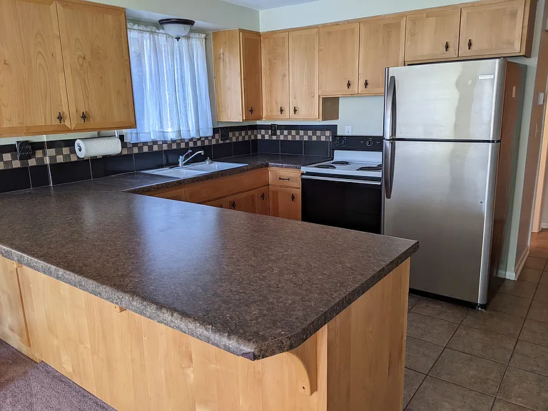 575 E 11th Ave #L — Photo 3